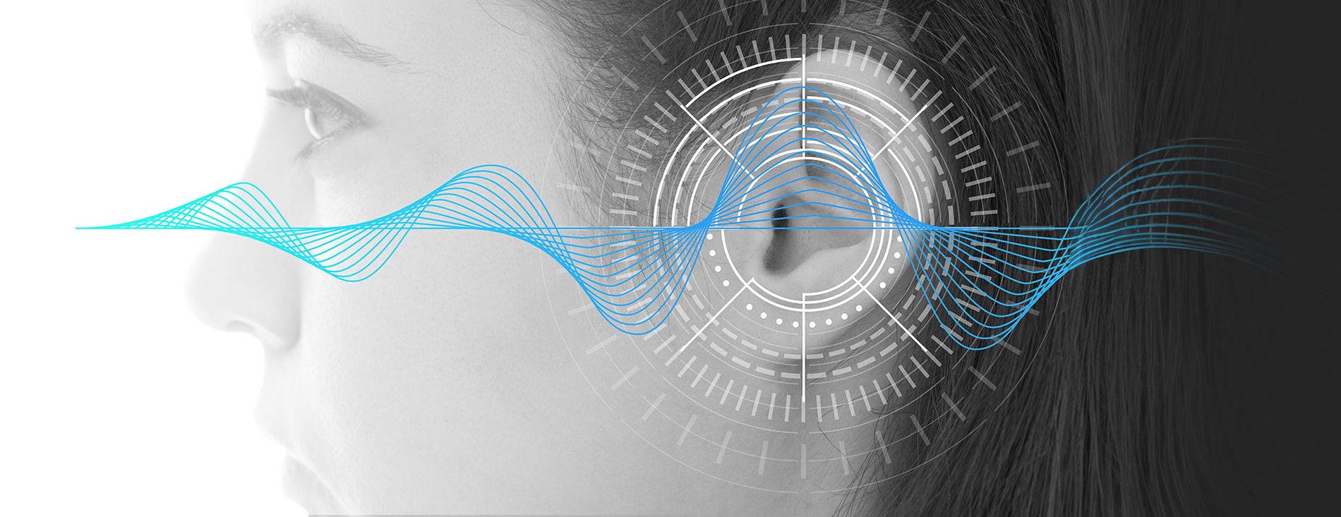 Das Ohr einer jungen Frau mit Schallwellen-Simulationstechnologie